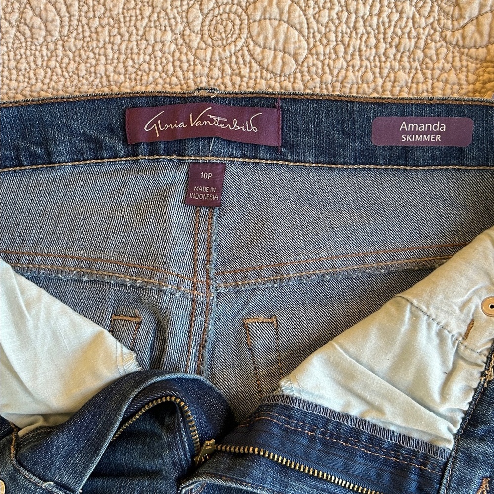 New Gloria Vanderbilt women’s Relaxed Blue Capri Jeans - Picture 4 of 5